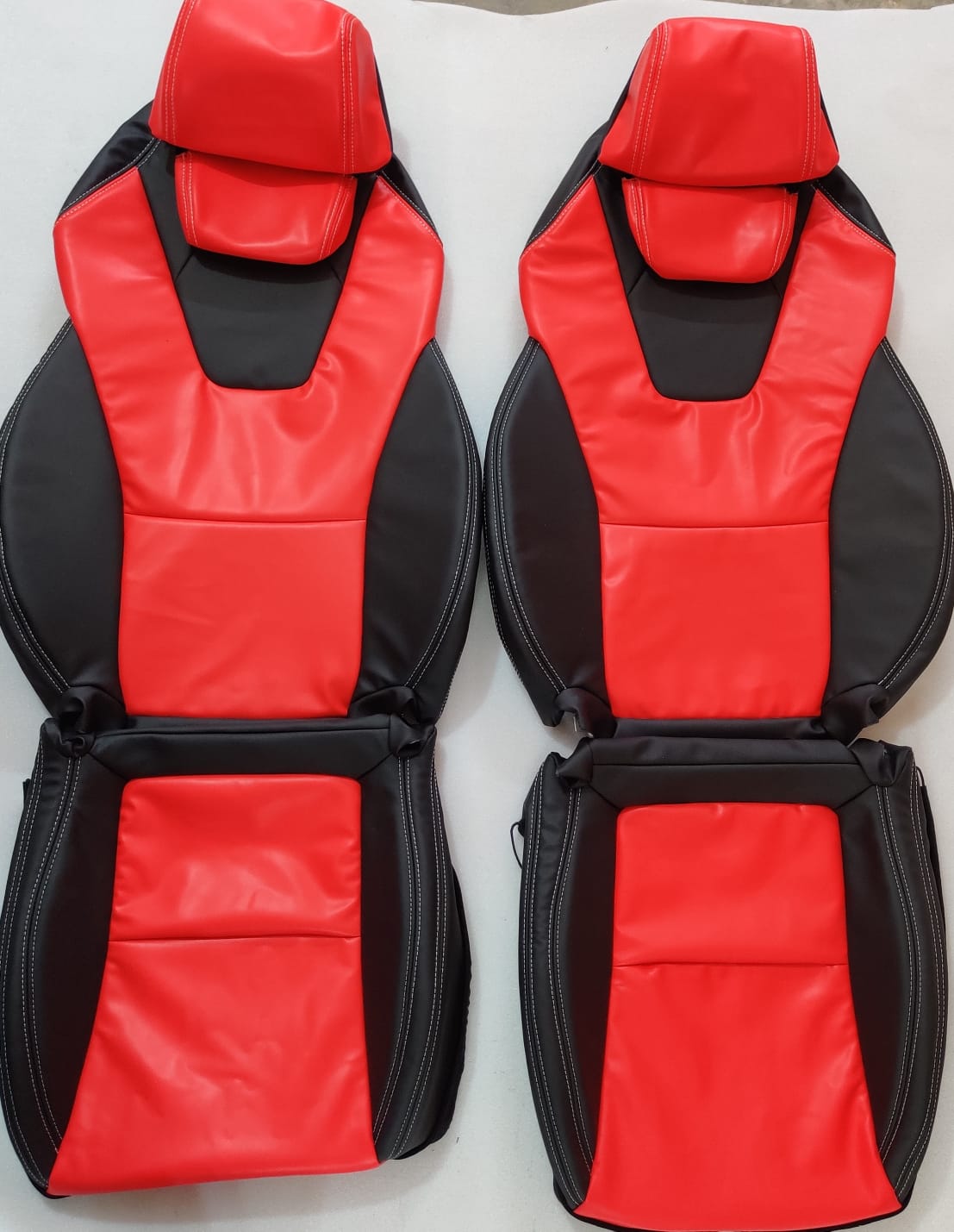 Perfect fit for Mercedes Benz - SLK250; SLK300; SLK350 - Synthetic Leather Black/Red