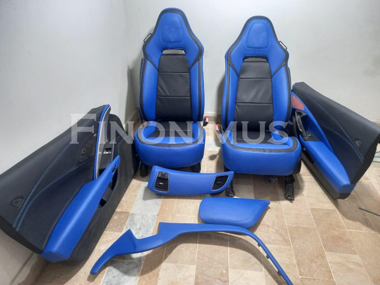 Parfait pour Corvette C7 2014-2019 Grand Touring (GT) Housse de siège de rechange en cuir synthétique avec garnitures intérieures